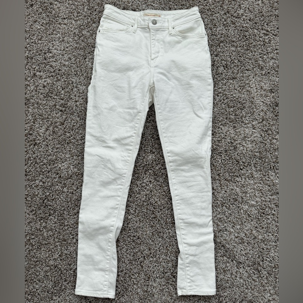 Levi’s 721 high rise skinny jeans, size 28